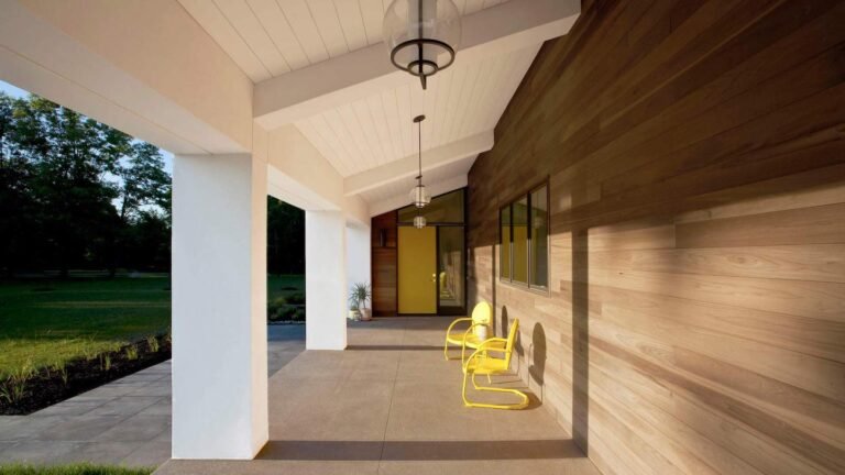 Porcelain vs. Ceramic Tiles: Which is Better for Your Floors?